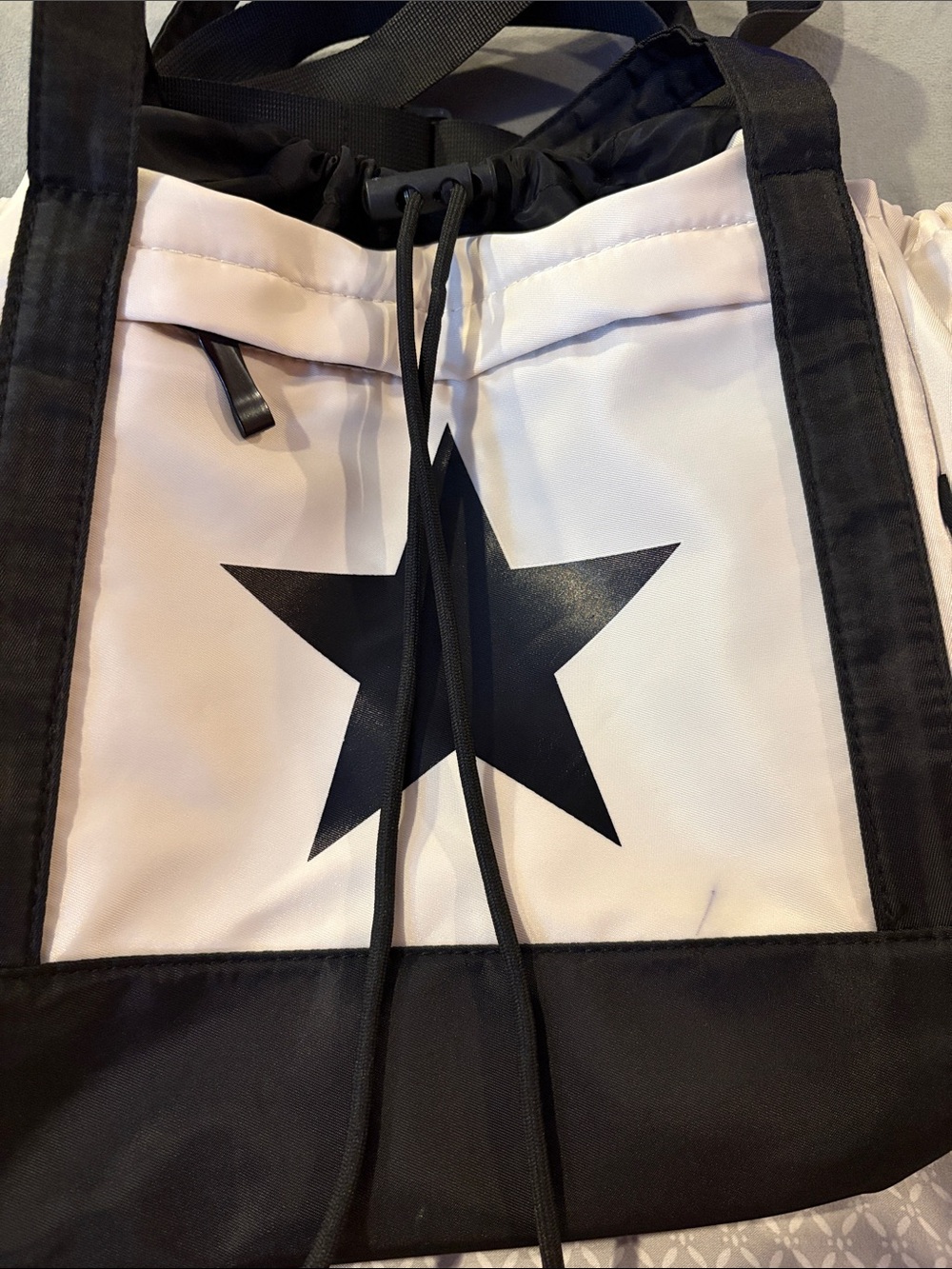 ⭐️ Star Drawstring Bag - Picture 2 of 7
